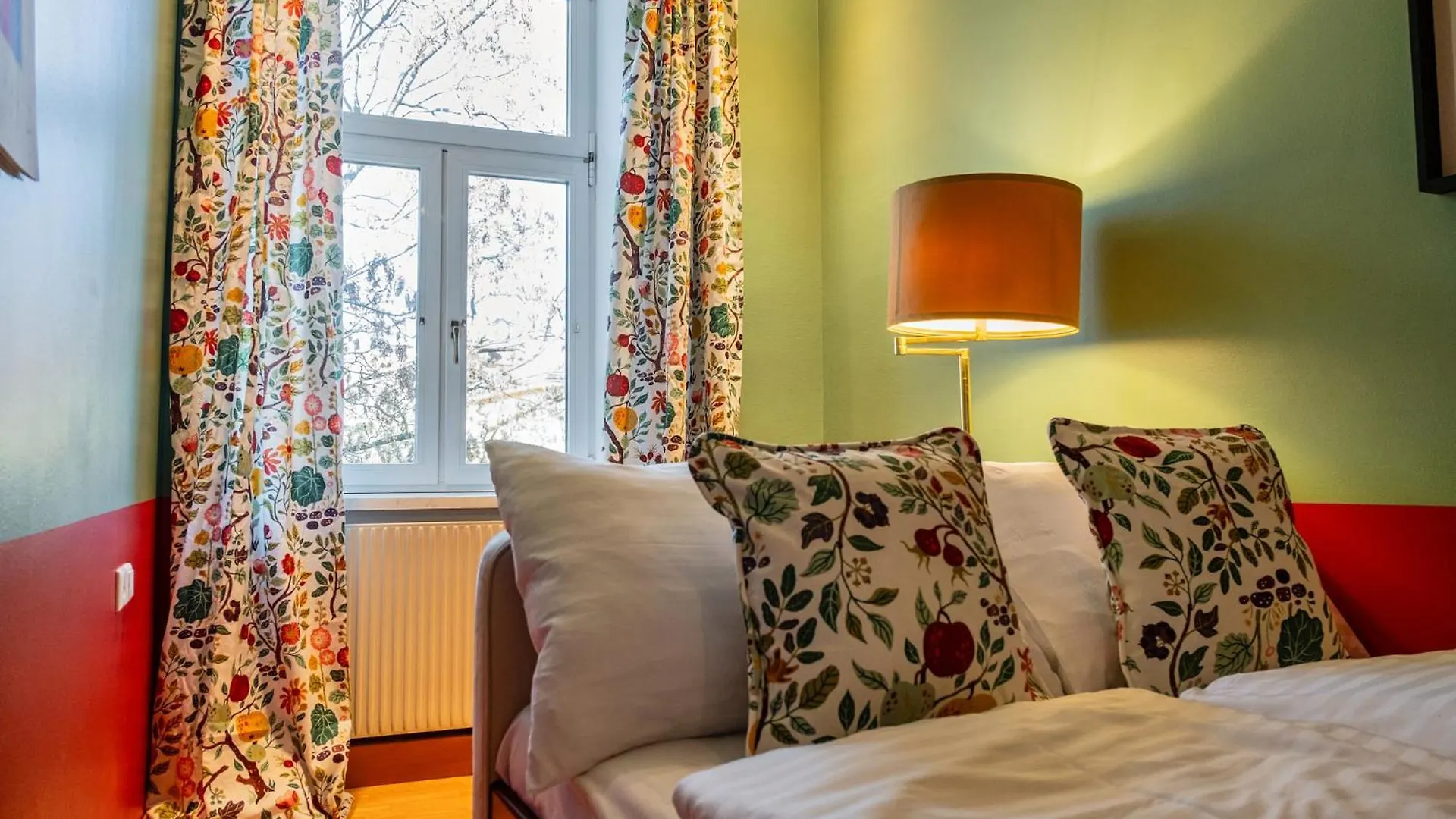 Apartment Feel At Home I Bright Windows I Penzing Trainstation Vienna Austria
