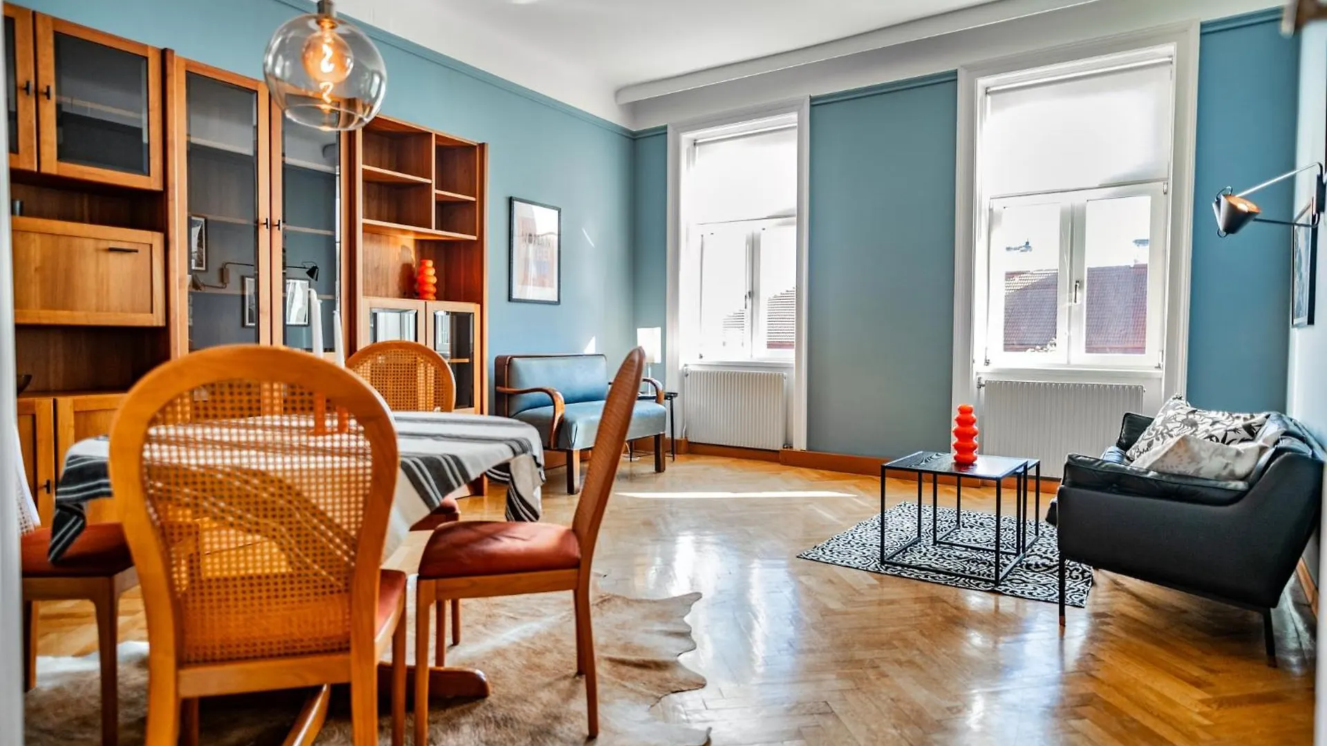 Feel At Home I Bright Windows I Penzing Trainstation Vienna Apartment