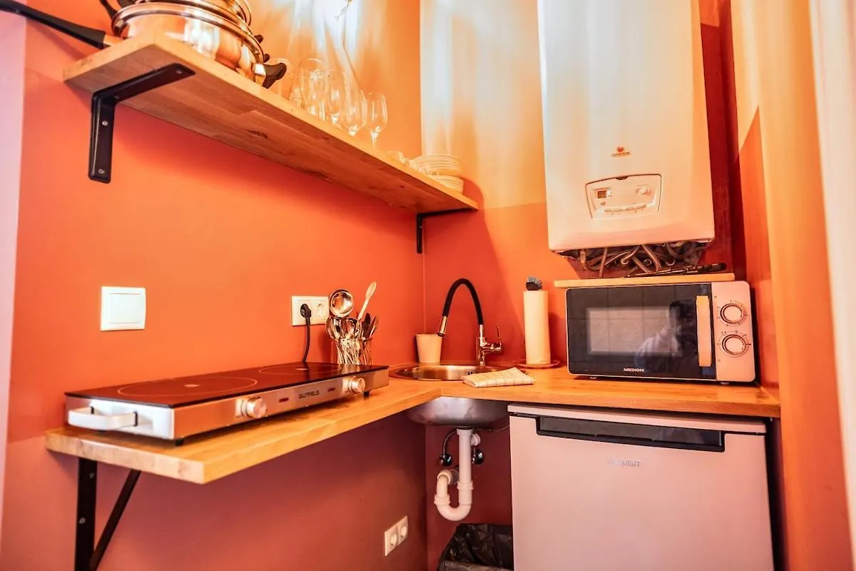 Feel At Home I Bright Windows I Penzing Trainstation Vienna Apartment