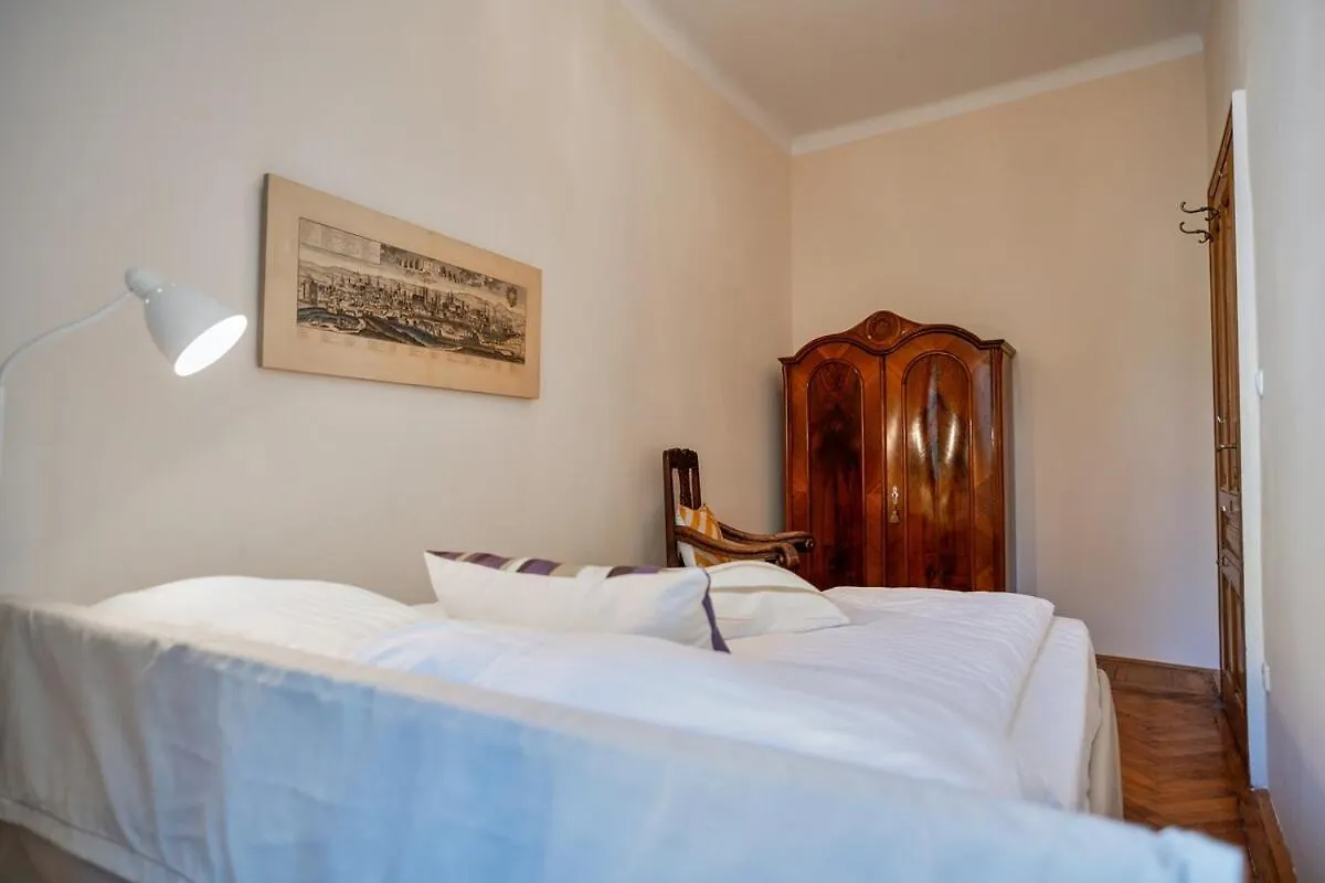 Apartment Feel At Home I Bright Windows I Penzing Trainstation Vienna Austria