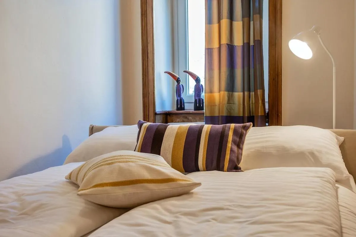 Feel At Home I Bright Windows I Penzing Trainstation Vienna Apartment