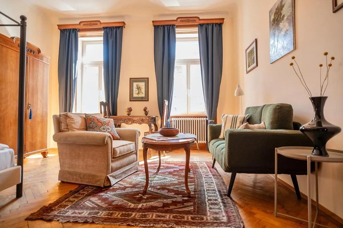 Apartment Feel At Home I Bright Windows I Penzing Trainstation Vienna